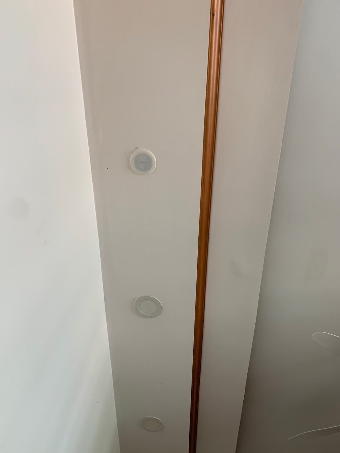 cảm biến hiện diện phòng khách